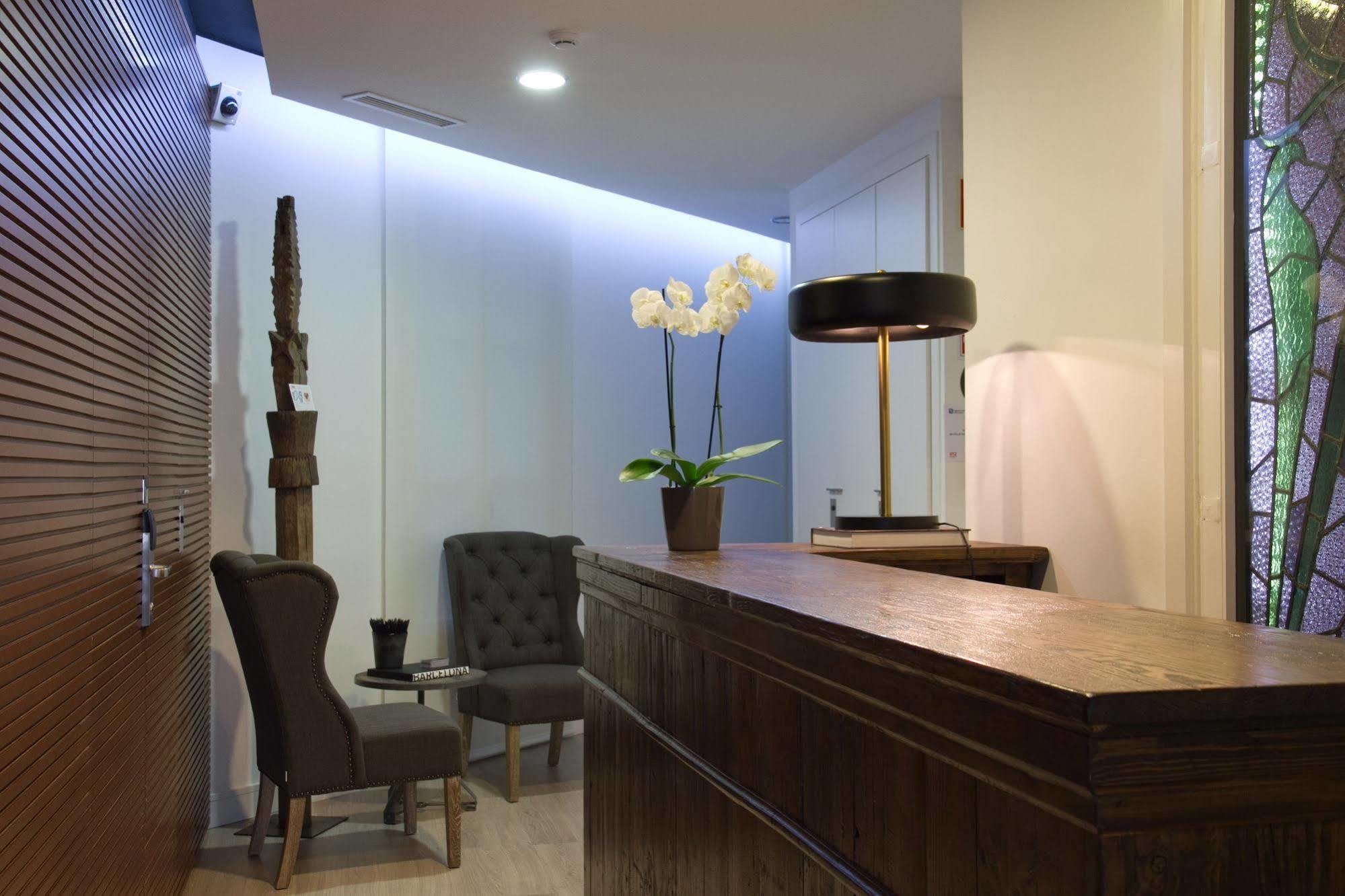 The 8 Boutique B&B Barcelona Bagian luar foto
