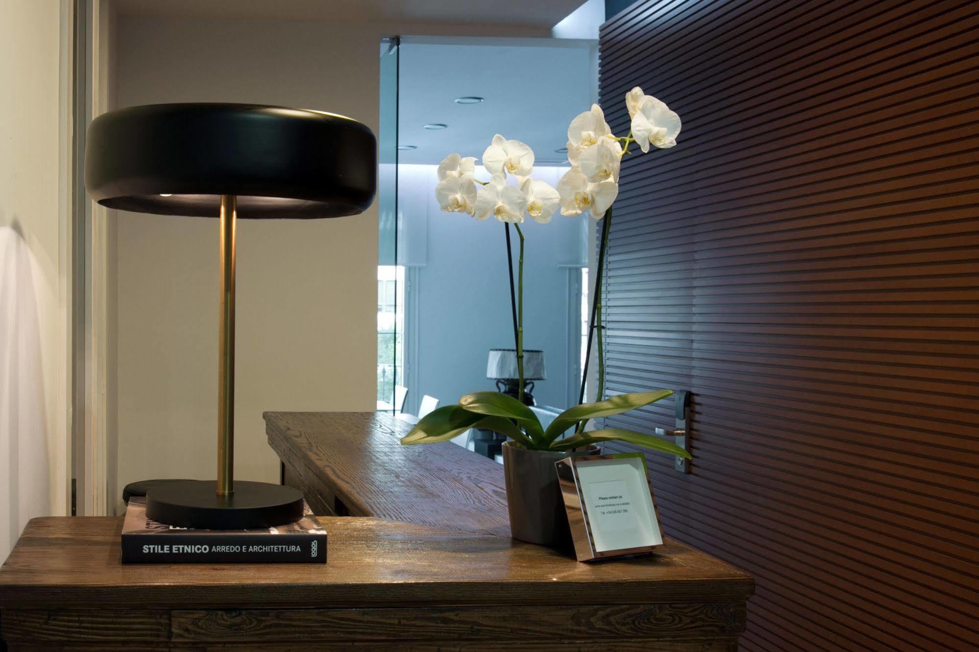 The 8 Boutique B&B Barcelona Bagian luar foto